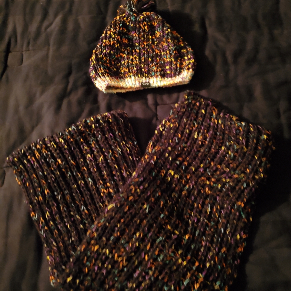 Constantly Varied Gear Confetti Hat and Scarf set